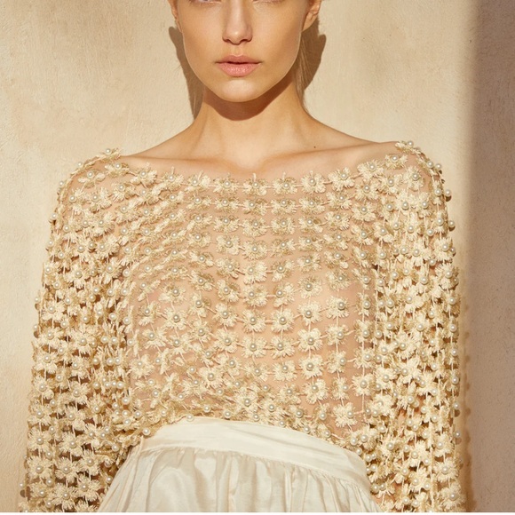 Stunning! NWT GOLD Crochet Pearl Top One Size Tuckernuck Beulah RIVR S M L - Picture 3 of 10